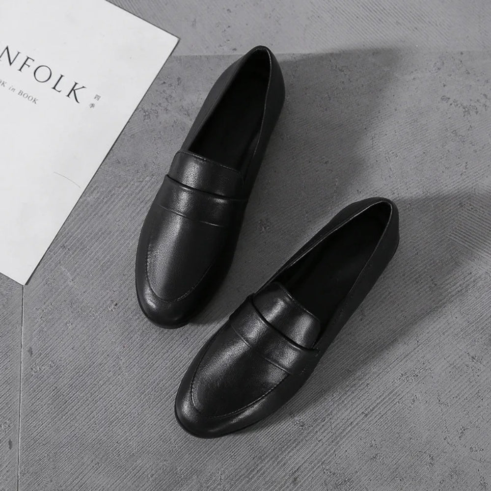 Women's minimalist faux leather loafers