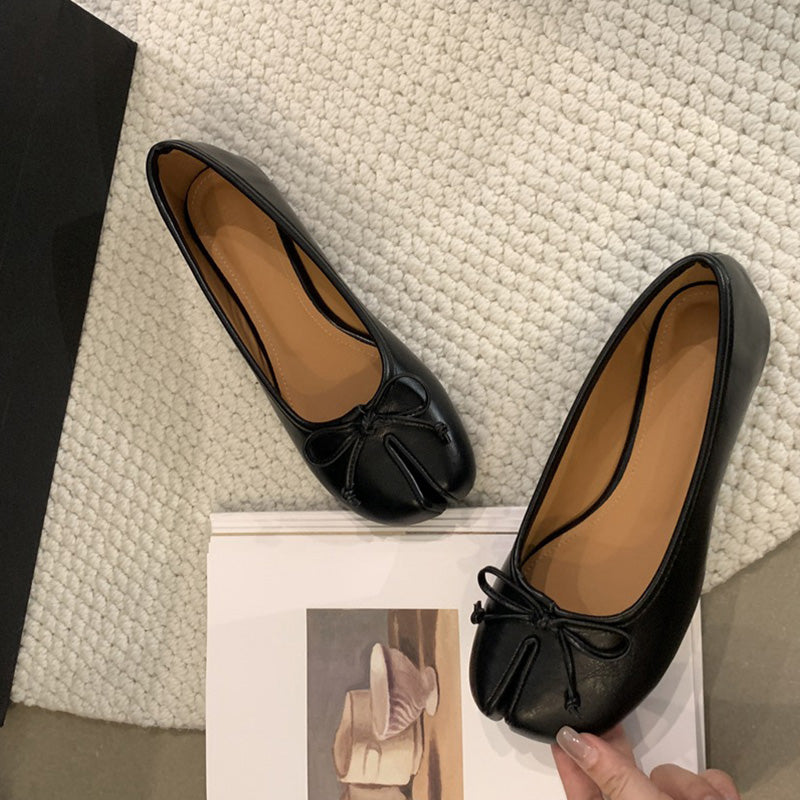 Tabi ballerinas with decorative bow