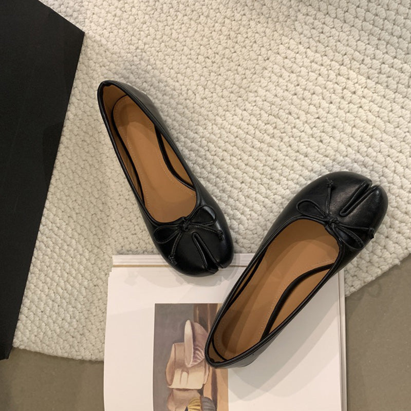 Tabi ballerinas with decorative bow