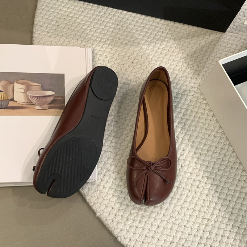 Tabi ballerinas with decorative bow
