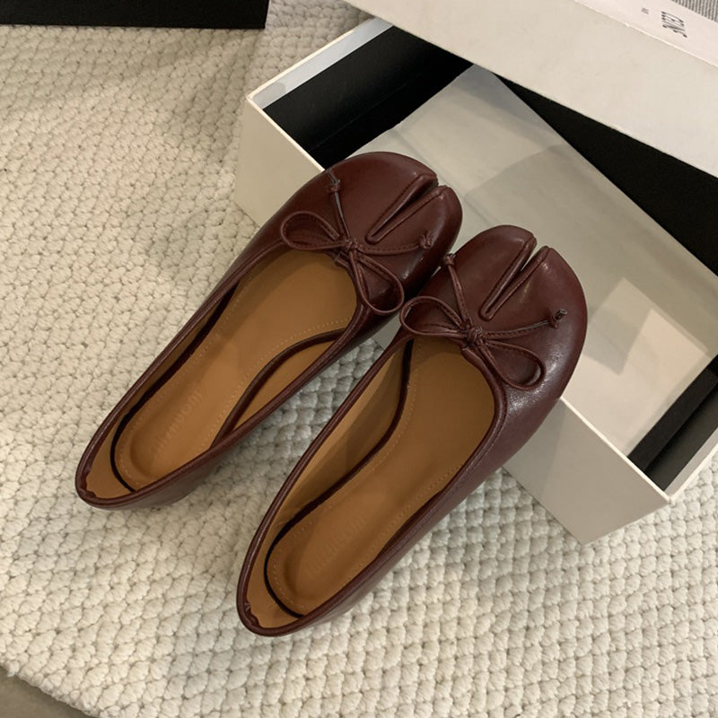 Tabi ballerinas with decorative bow