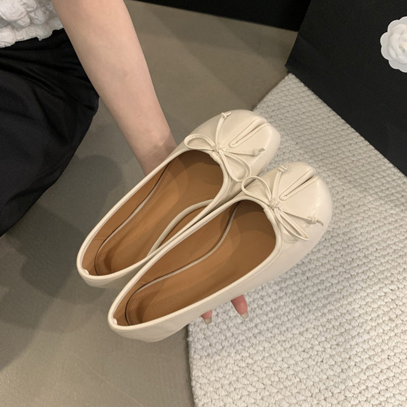 Tabi ballerinas with decorative bow