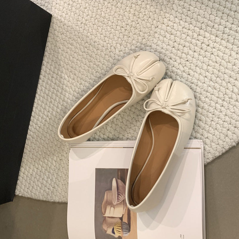 Tabi ballerinas with decorative bow
