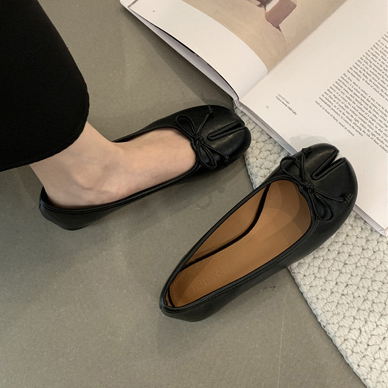 Tabi ballerinas with decorative bow
