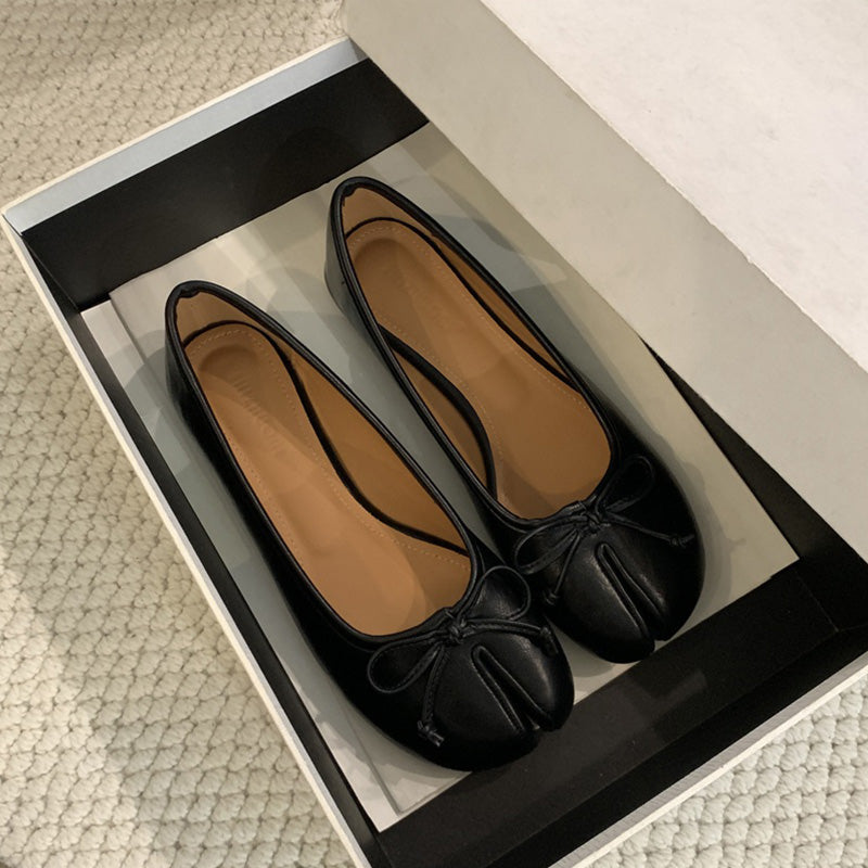 Tabi ballerinas with decorative bow