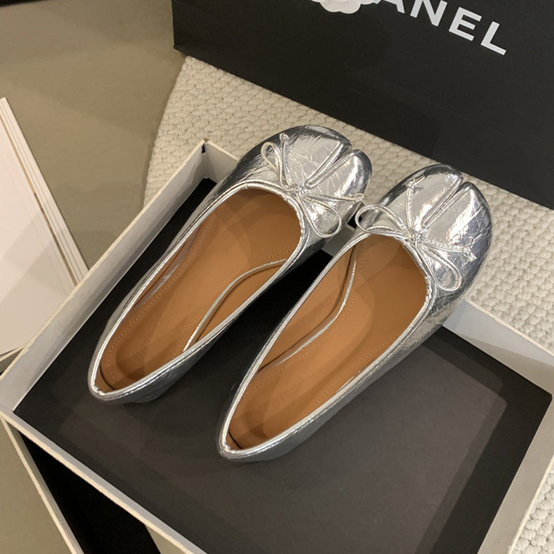 Tabi ballerinas with decorative bow
