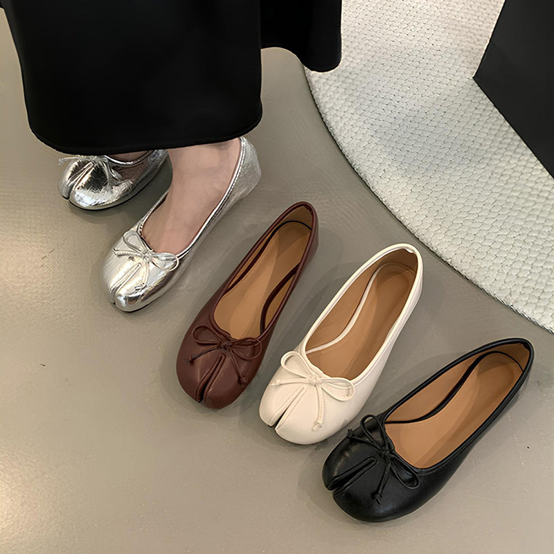 Tabi ballerinas with decorative bow