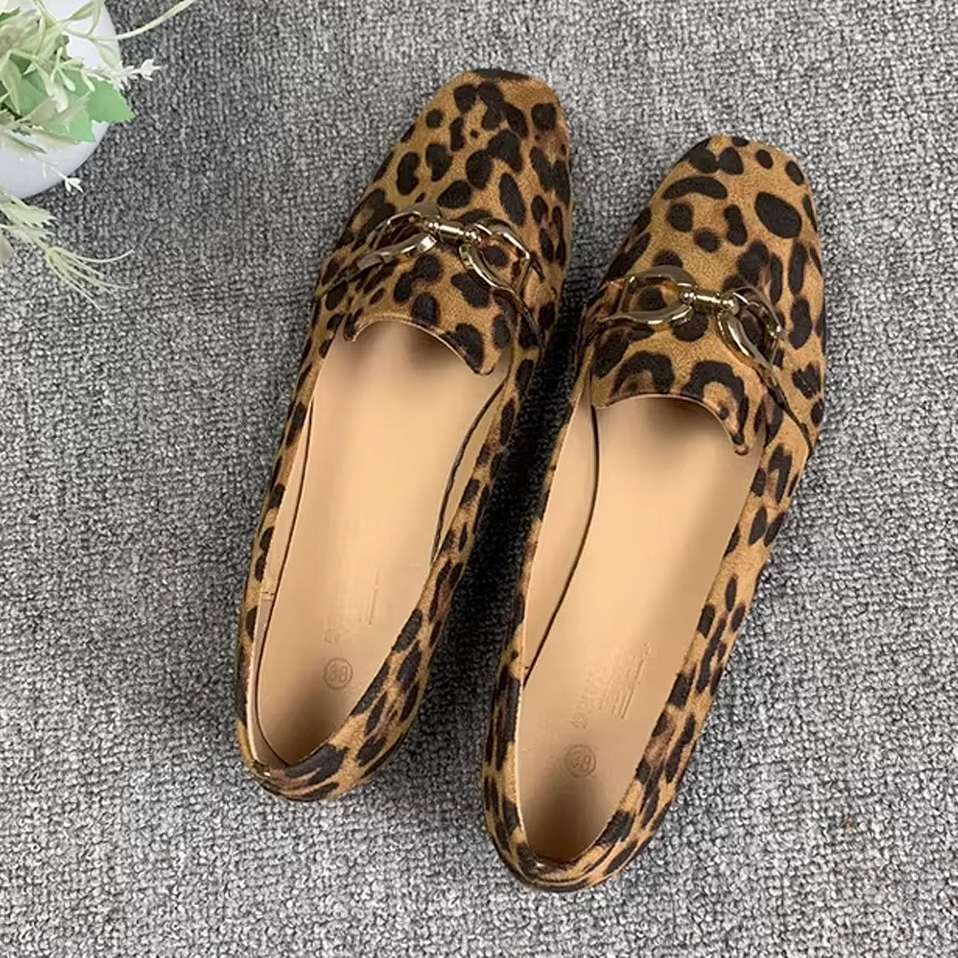 Leopard print loafers with chain for women