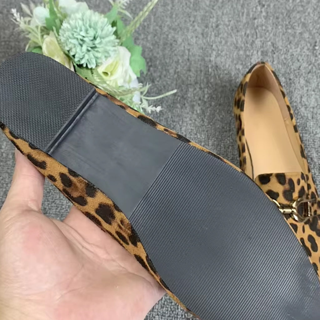 Leopard print loafers with chain for women