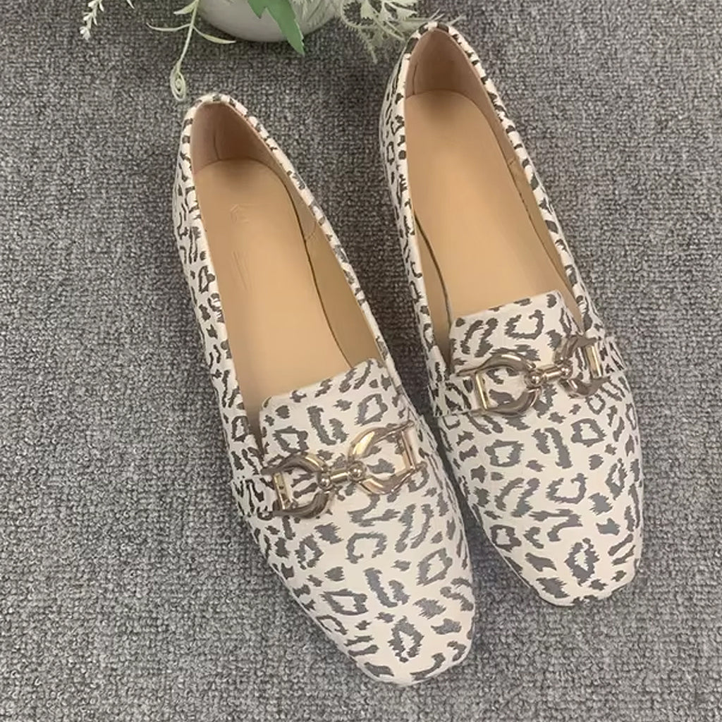 Leopard print loafers with chain for women