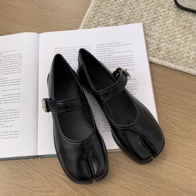 Tabi style Mary Jane ballerinas