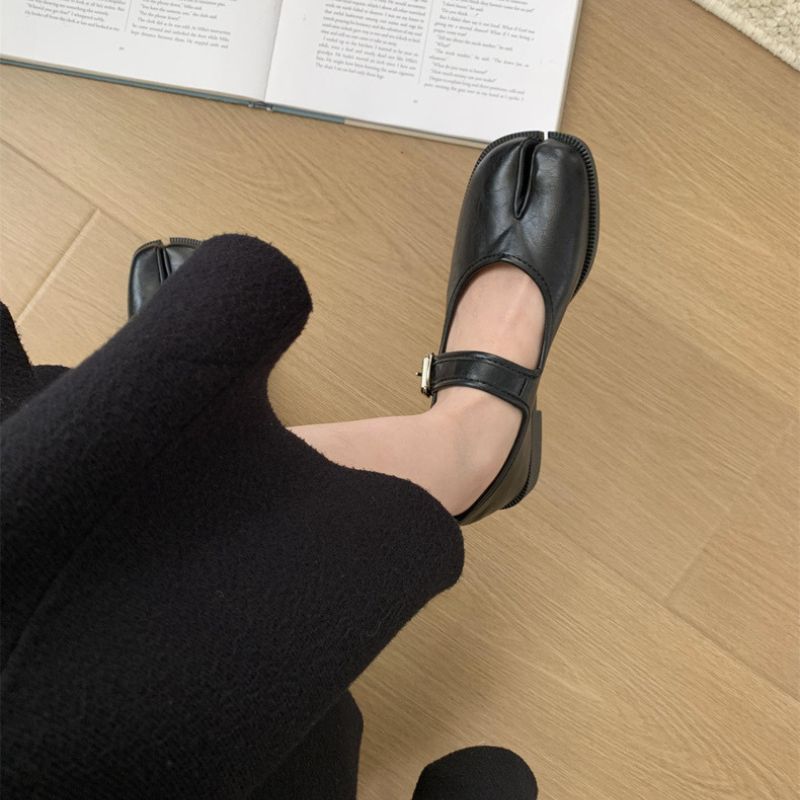 Tabi style Mary Jane ballerinas