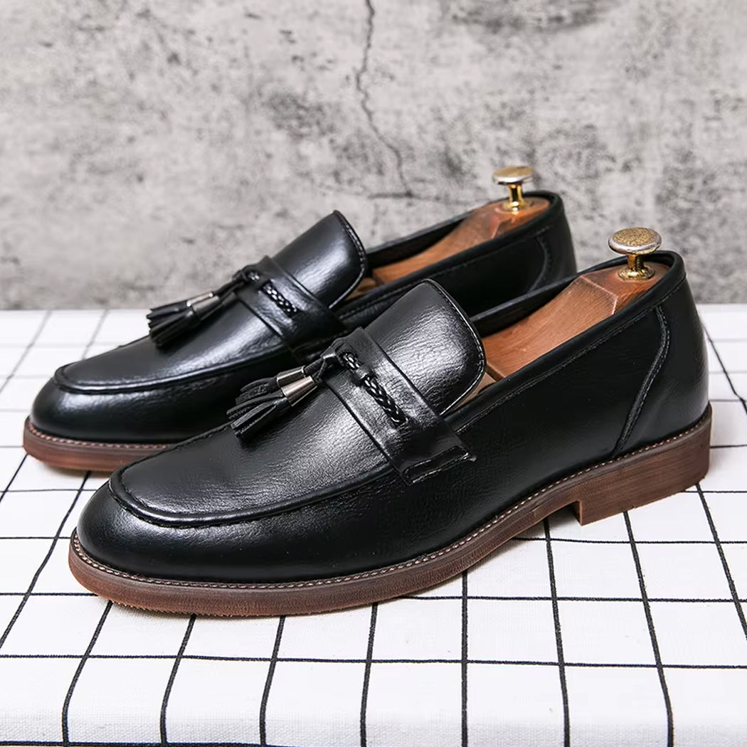 Elegant leather tassel loafers for men