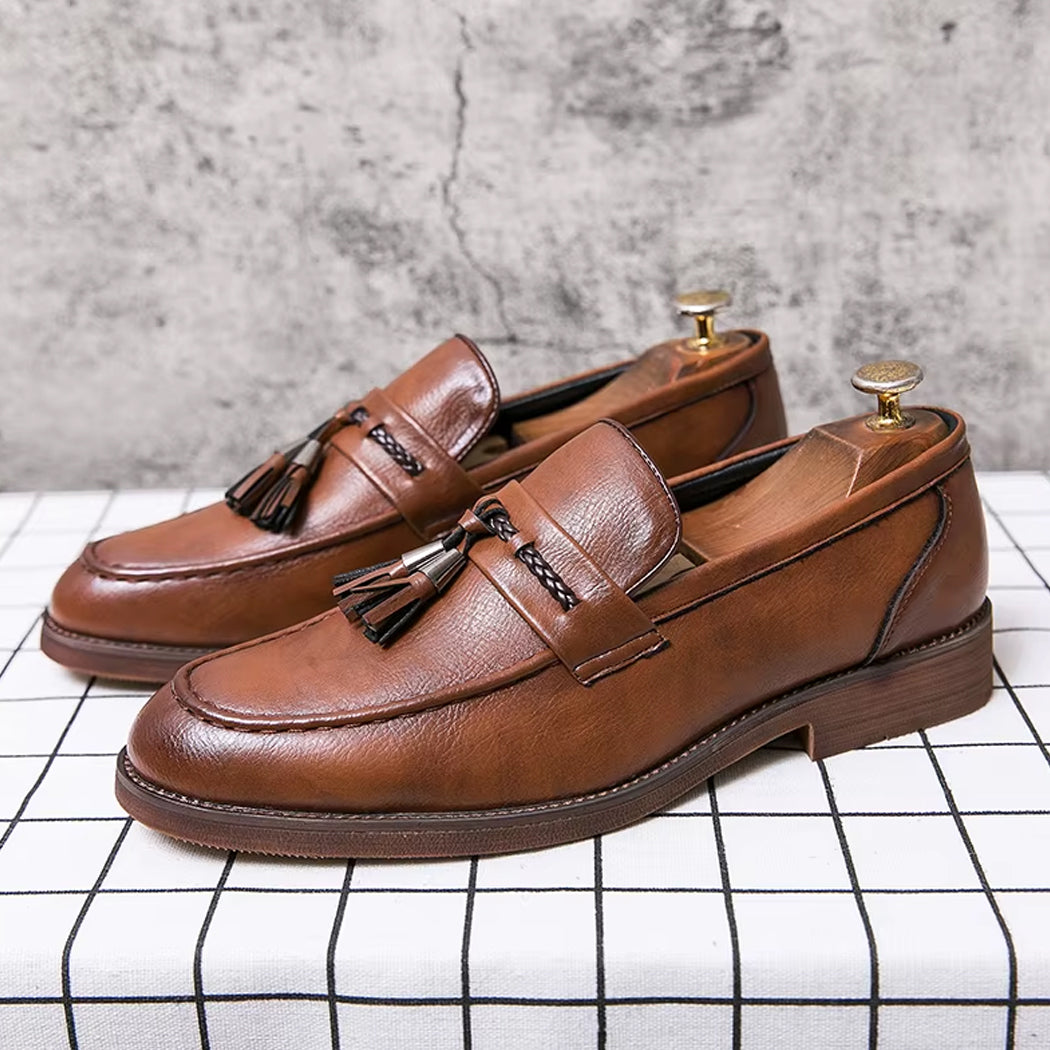 Elegant leather tassel loafers for men