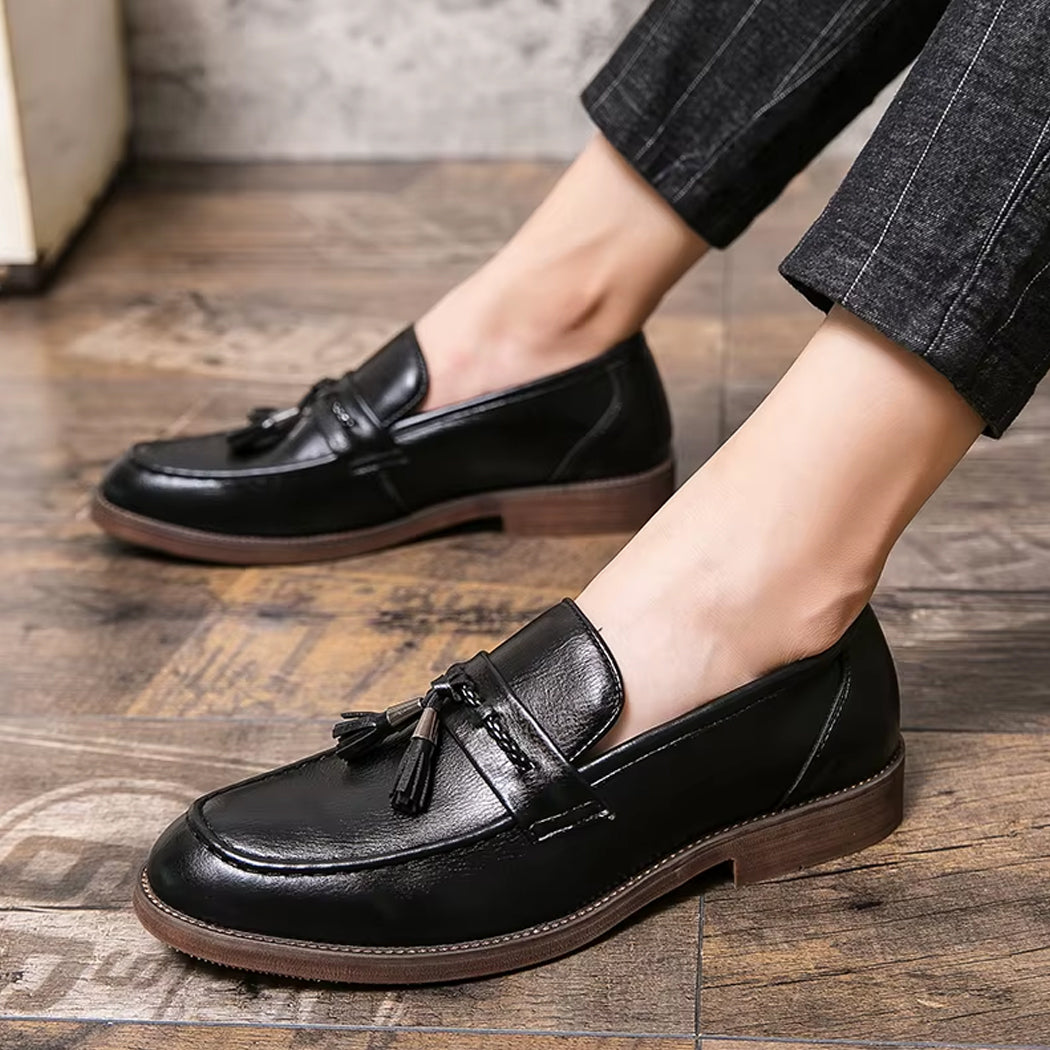 Elegant leather tassel loafers for men