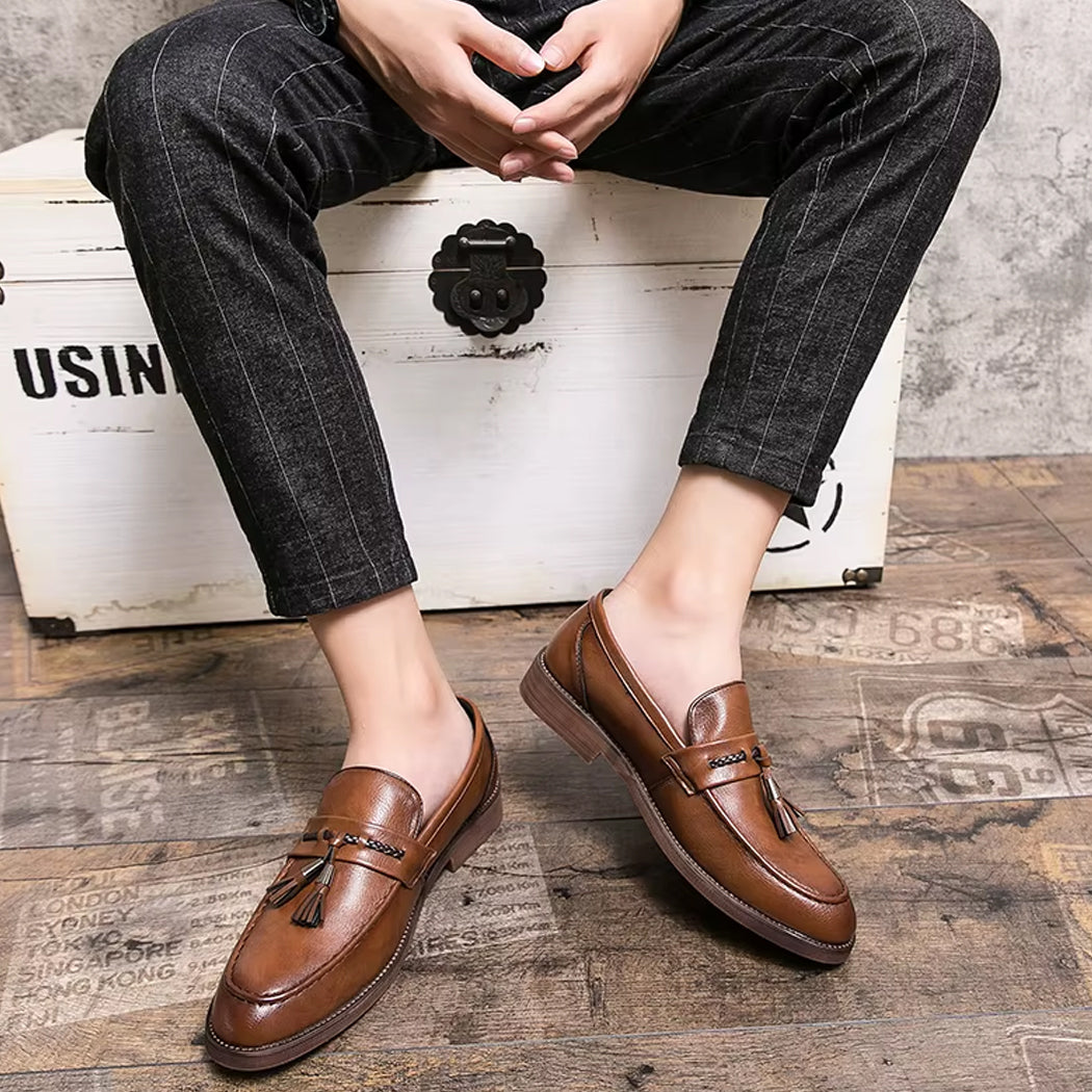 Elegant leather tassel loafers for men
