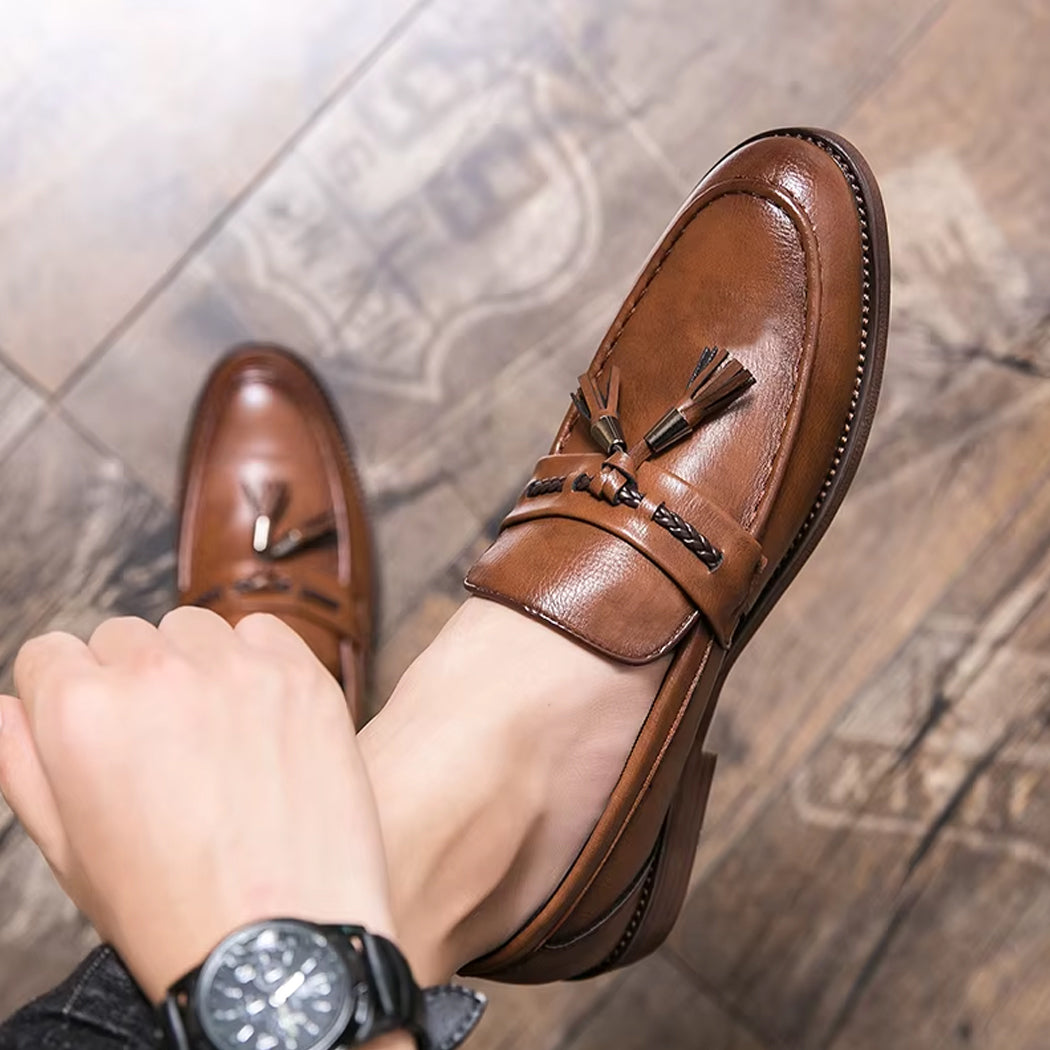 Elegant leather tassel loafers for men