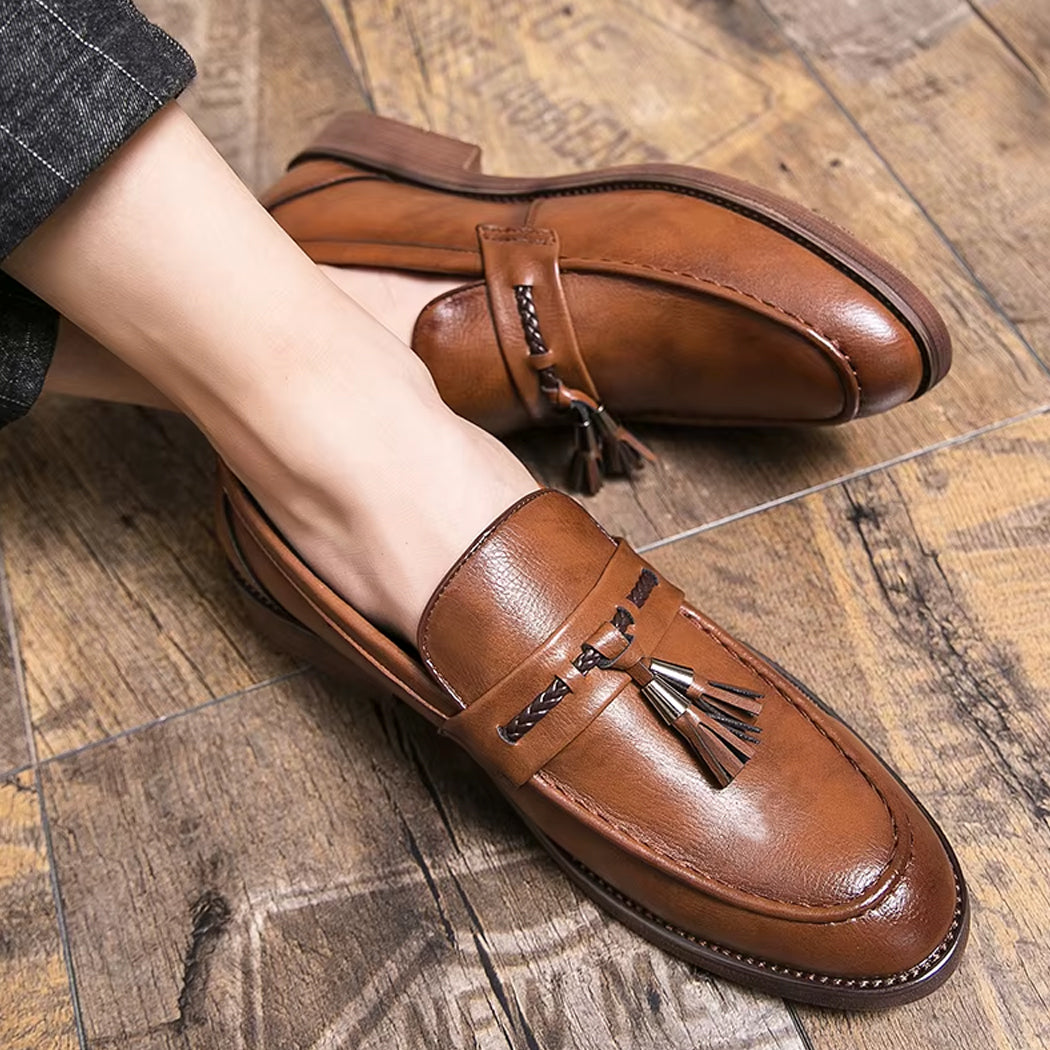 Elegant leather tassel loafers for men