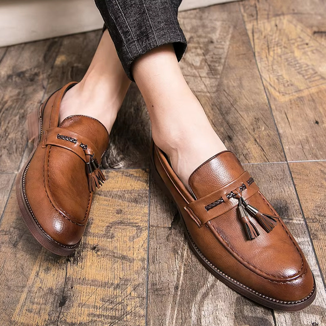 Elegant leather tassel loafers for men