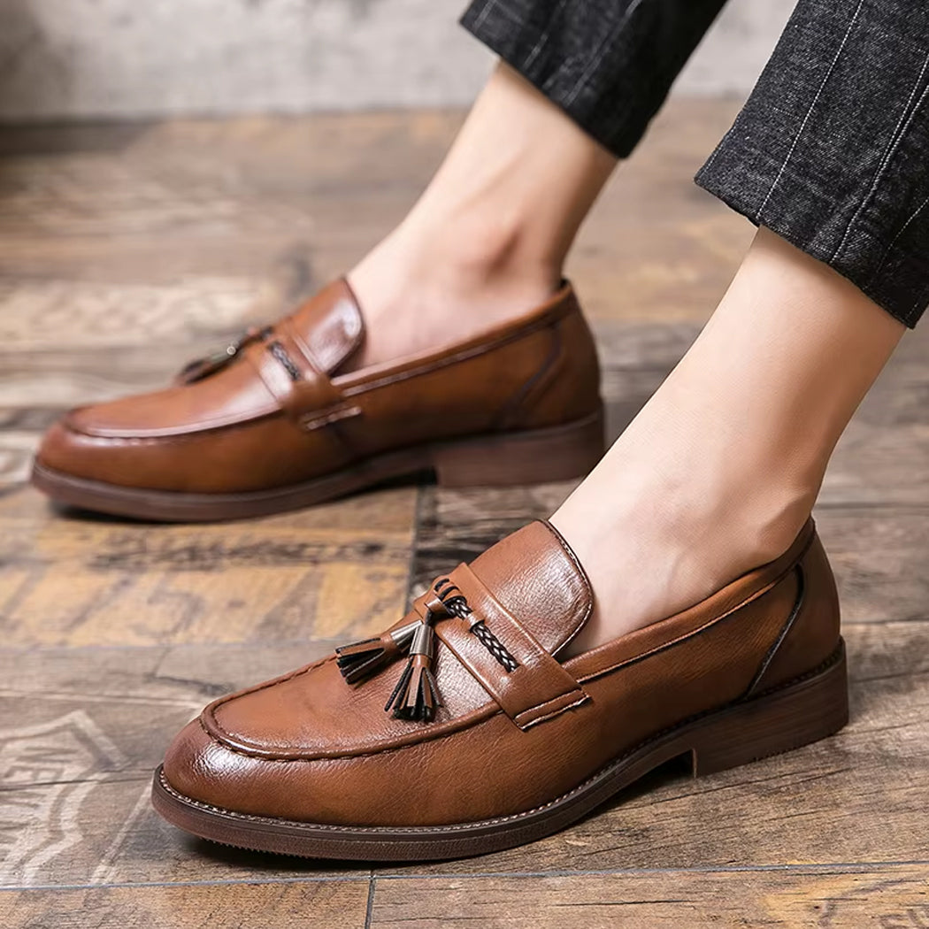 Elegant leather tassel loafers for men
