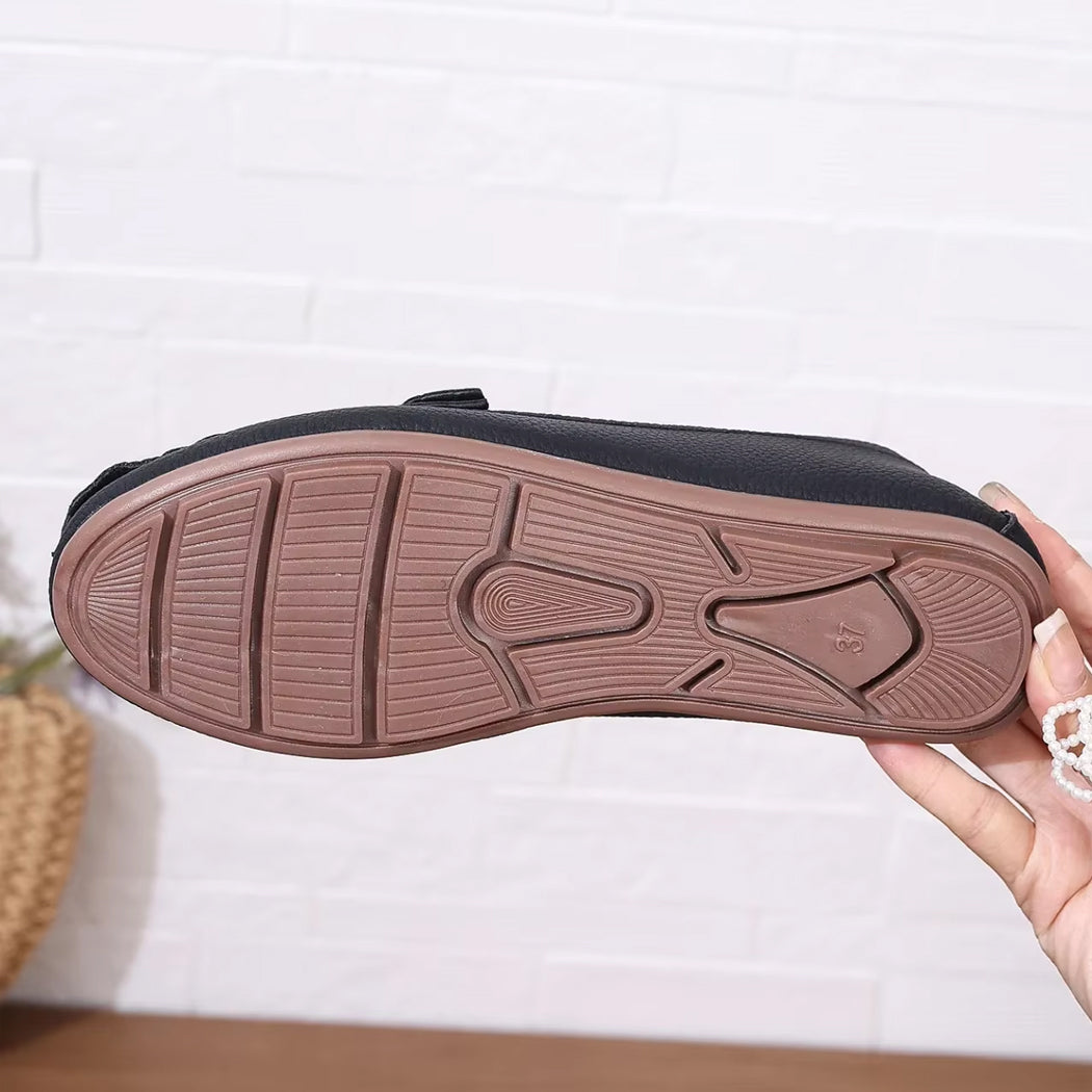 Casual loafers with chain and rhinestone details
