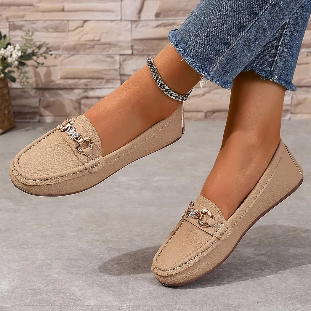 Casual loafers with chain and rhinestone details