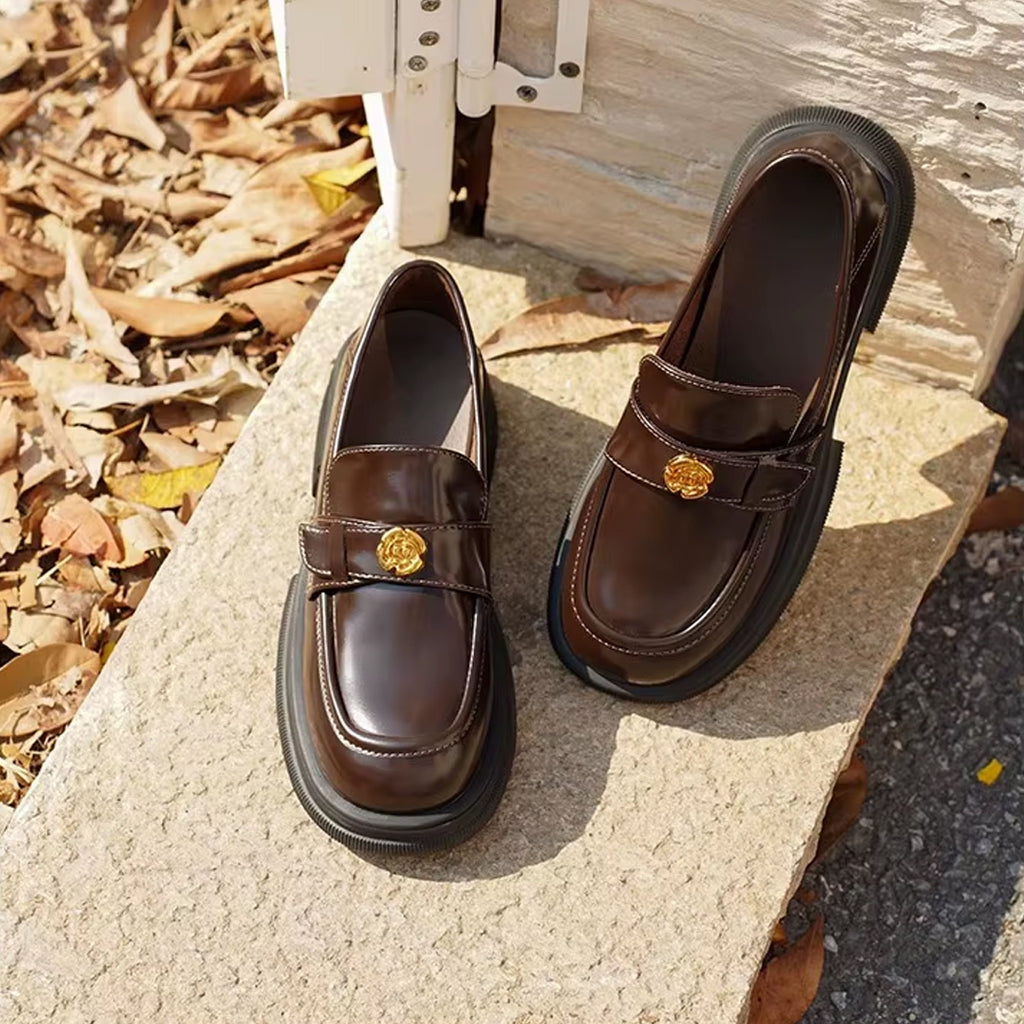 Platform loafers with flower details