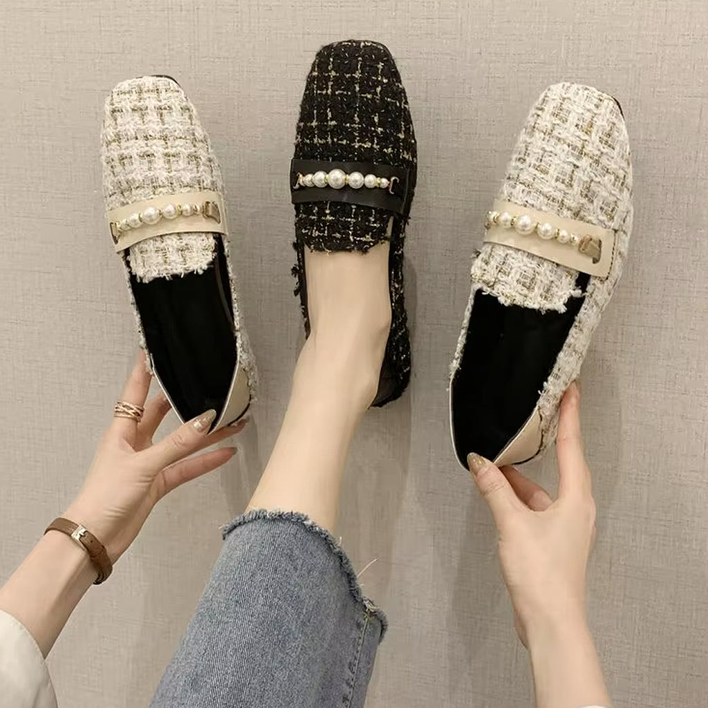 Elegant loafers in tweed and pearls