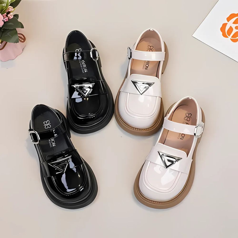 Girls' shiny strap loafers
