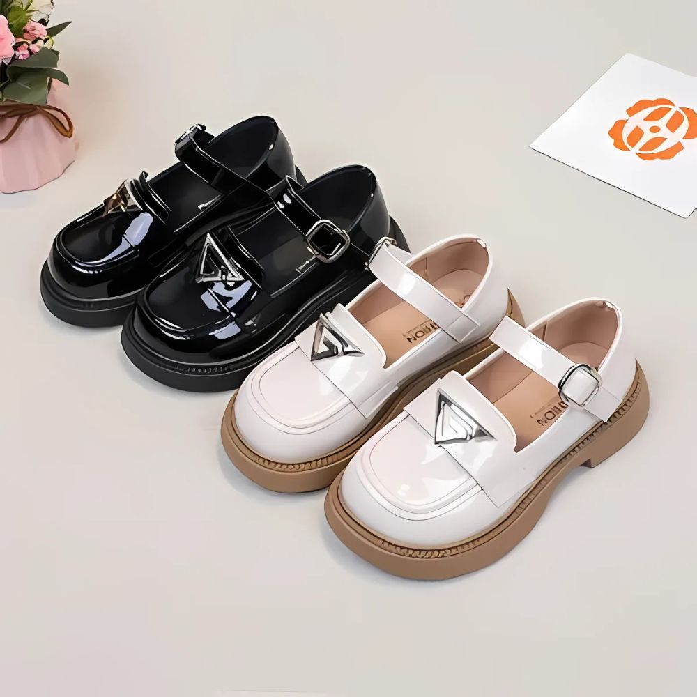 Girls' shiny strap loafers