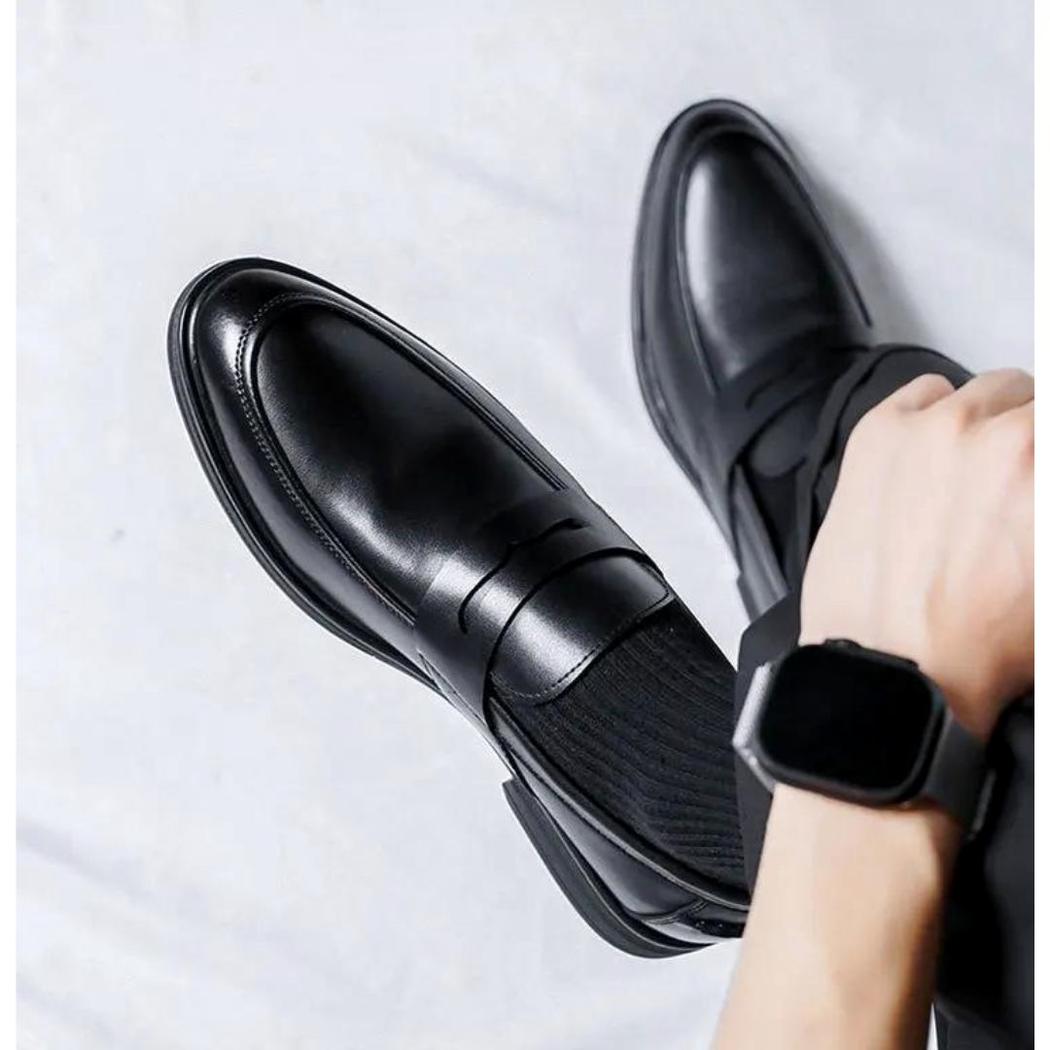 Men's classic black faux leather loafers