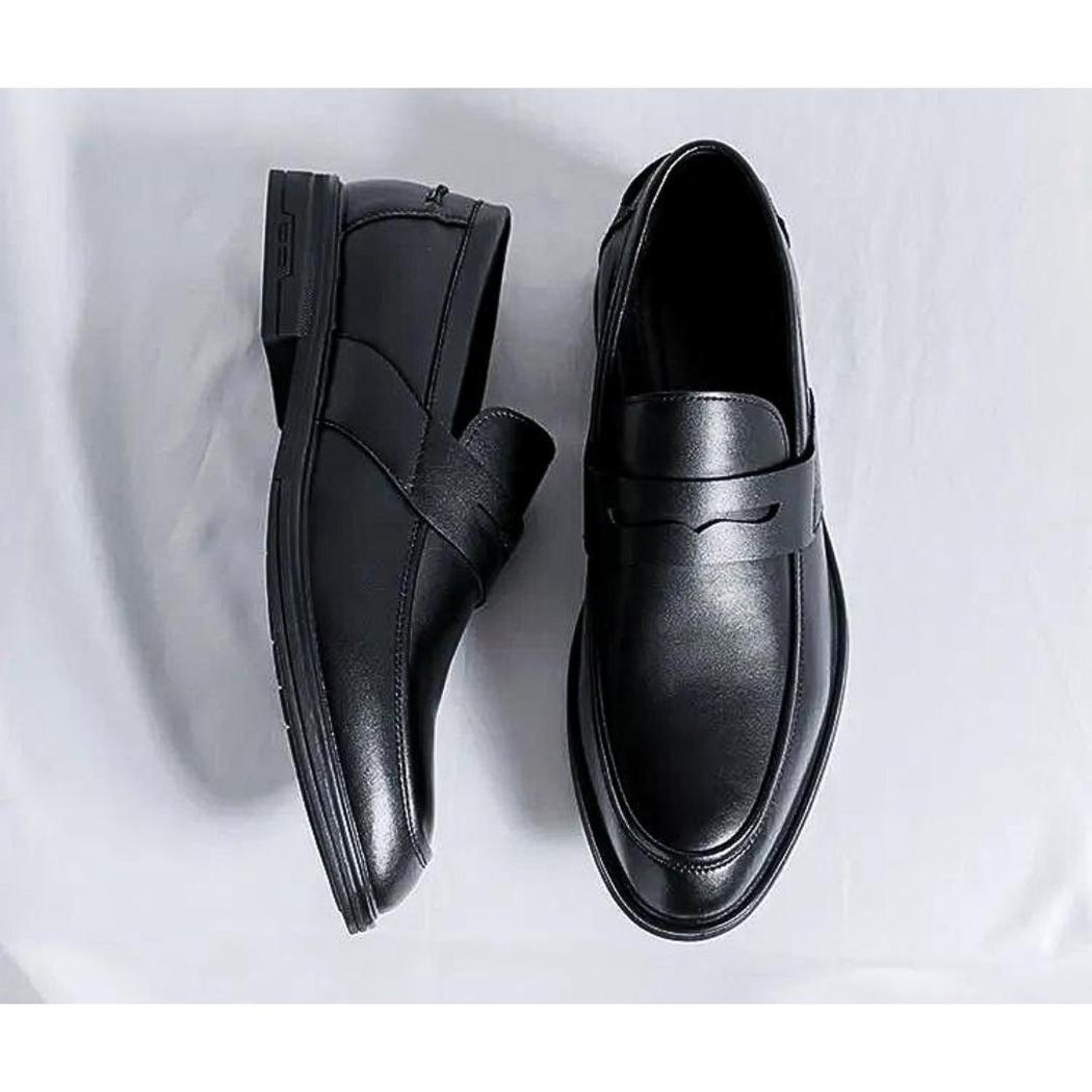 Men's classic black faux leather loafers
