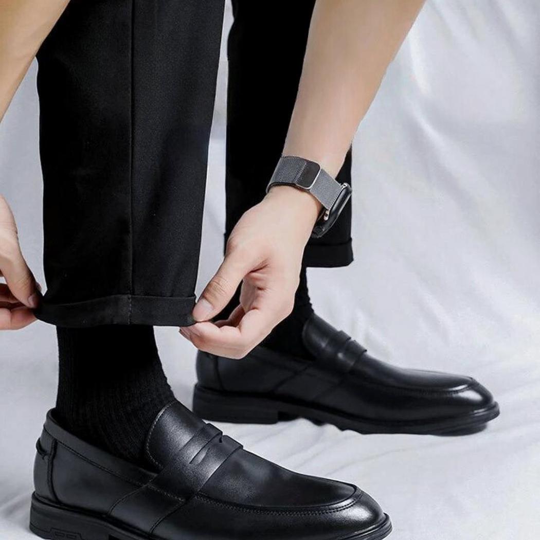 Men's classic black faux leather loafers
