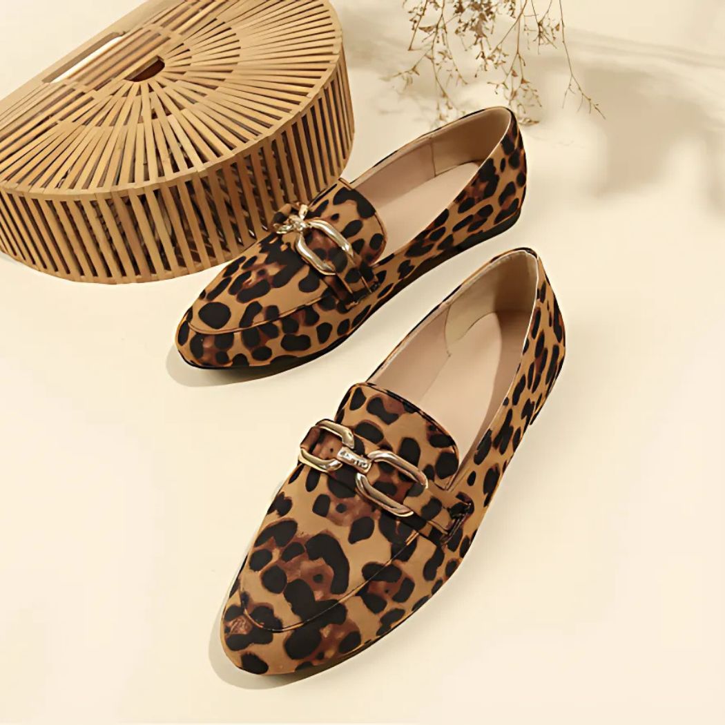 British-style loafers with leopard print and gold buckles