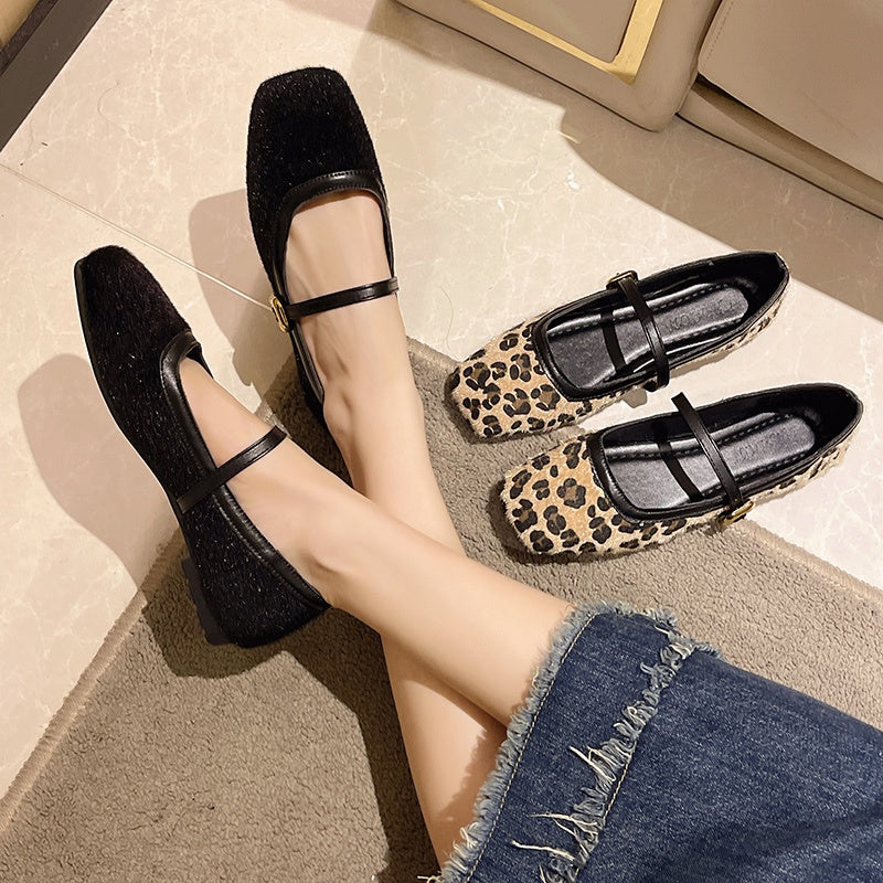 Mary Jane ballerina with leopard print buckle