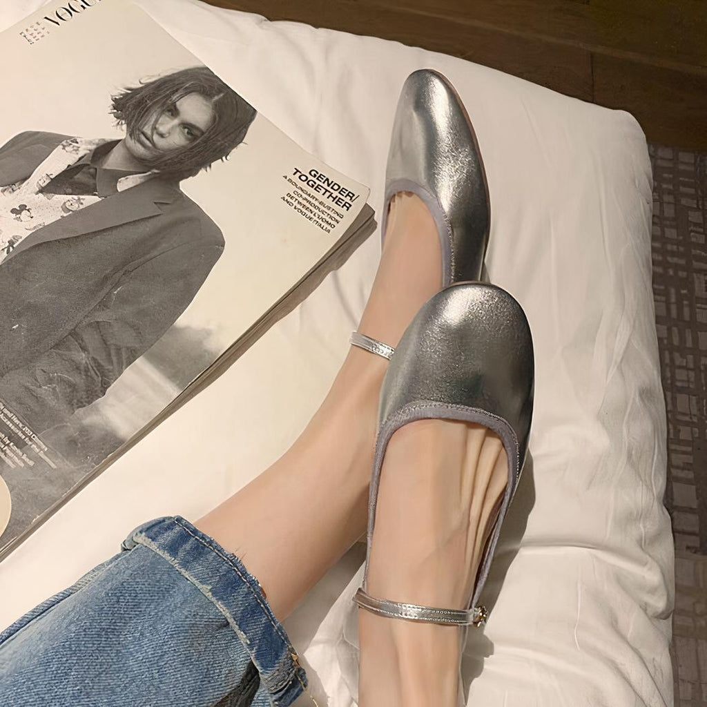 Round-toe patent ballerina loafers