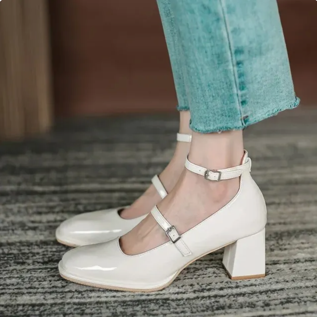 Patent Varnished Mary Jane shoes with heel for women