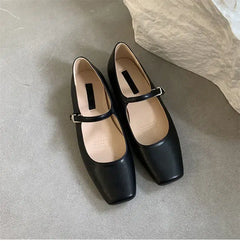 Trendy strappy Mary Jane ballerinas, Black