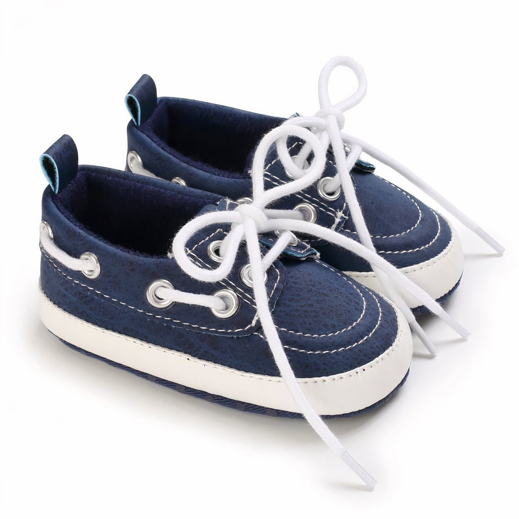 Boat-style lace-up moccasins for baby boys
