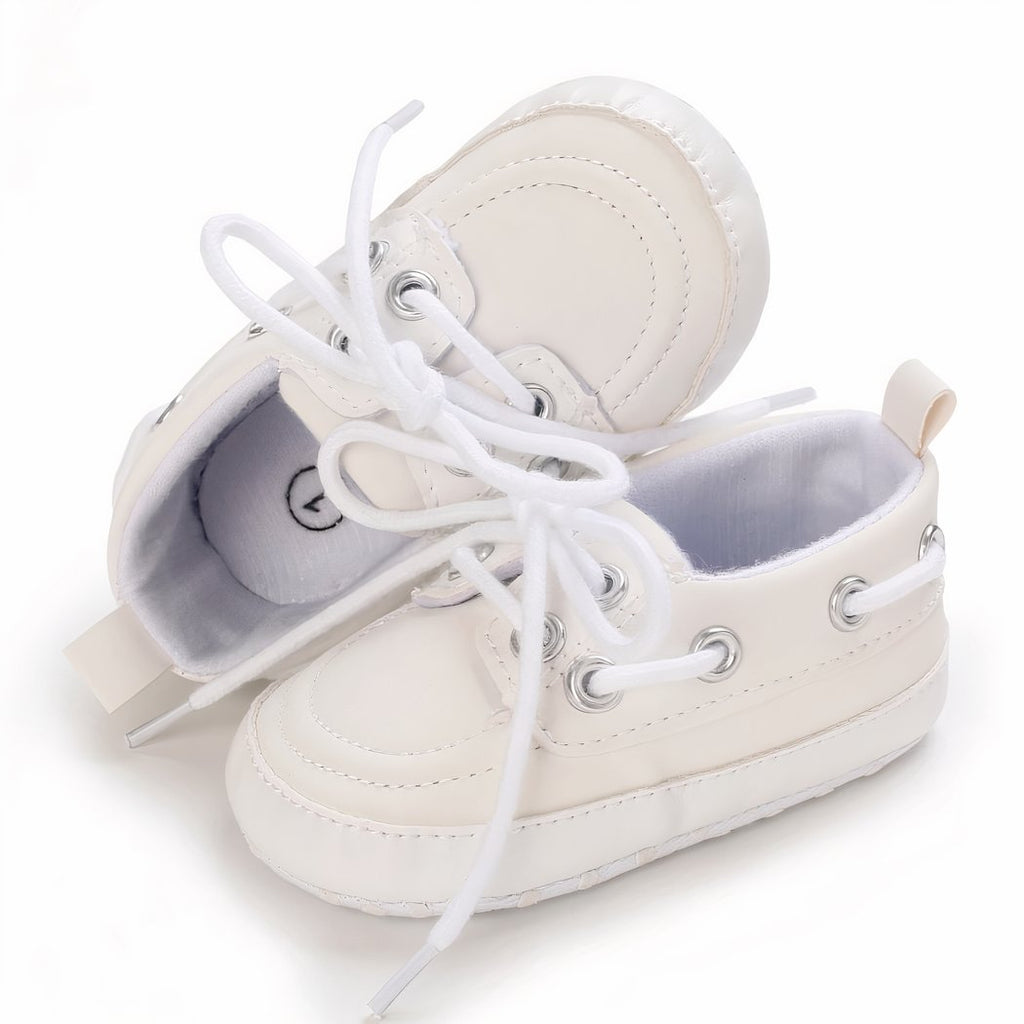 Boat-style lace-up moccasins for baby boys