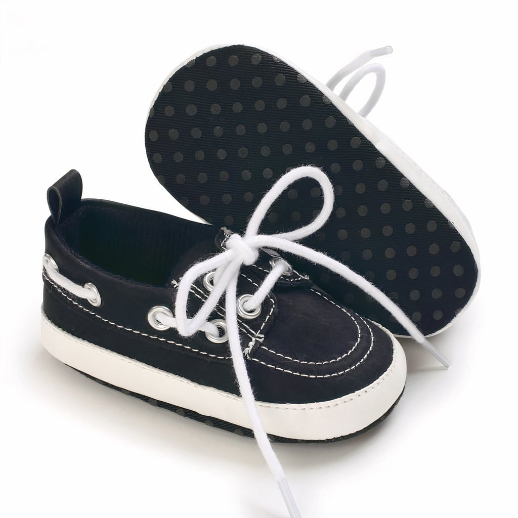 Boat-style lace-up moccasins for baby boys
