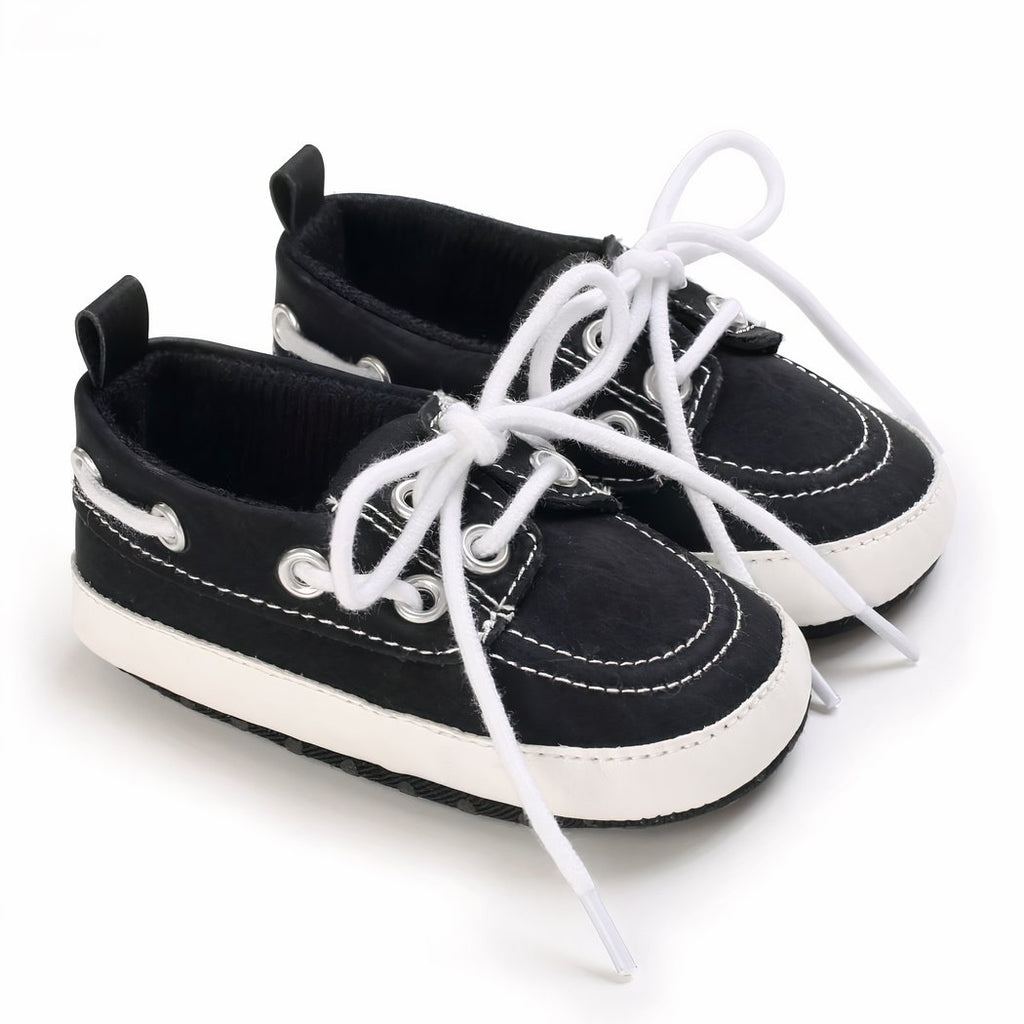 Boat-style lace-up moccasins for baby boys