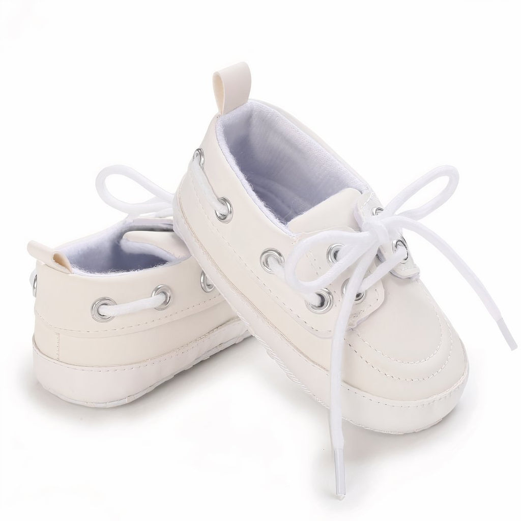 Boat-style lace-up moccasins for baby boys
