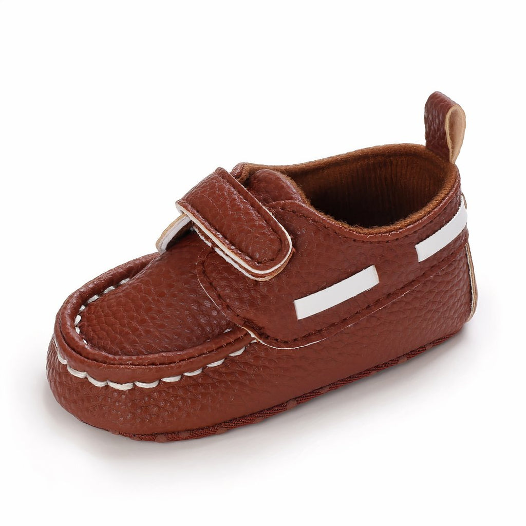 Boat-style moccasins with velcro closure for babies