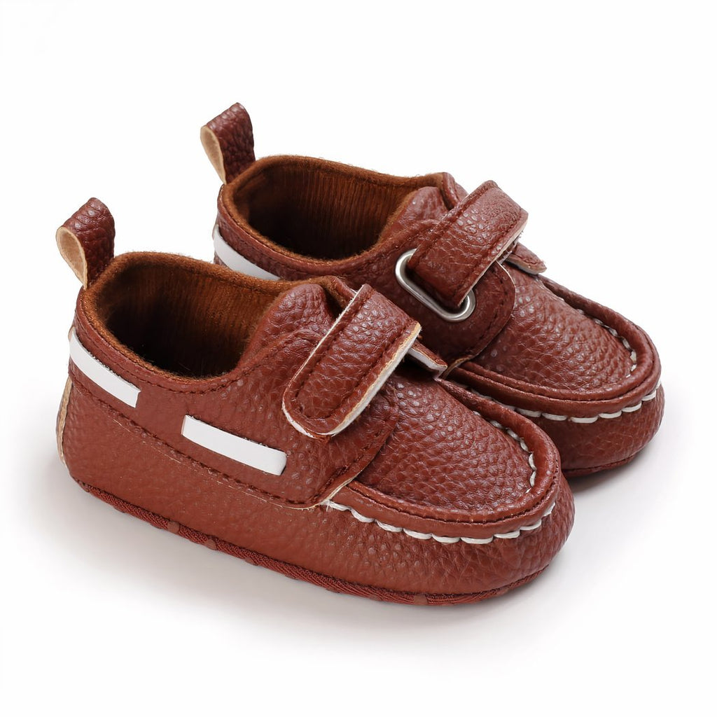 Boat-style moccasins with velcro closure for babies