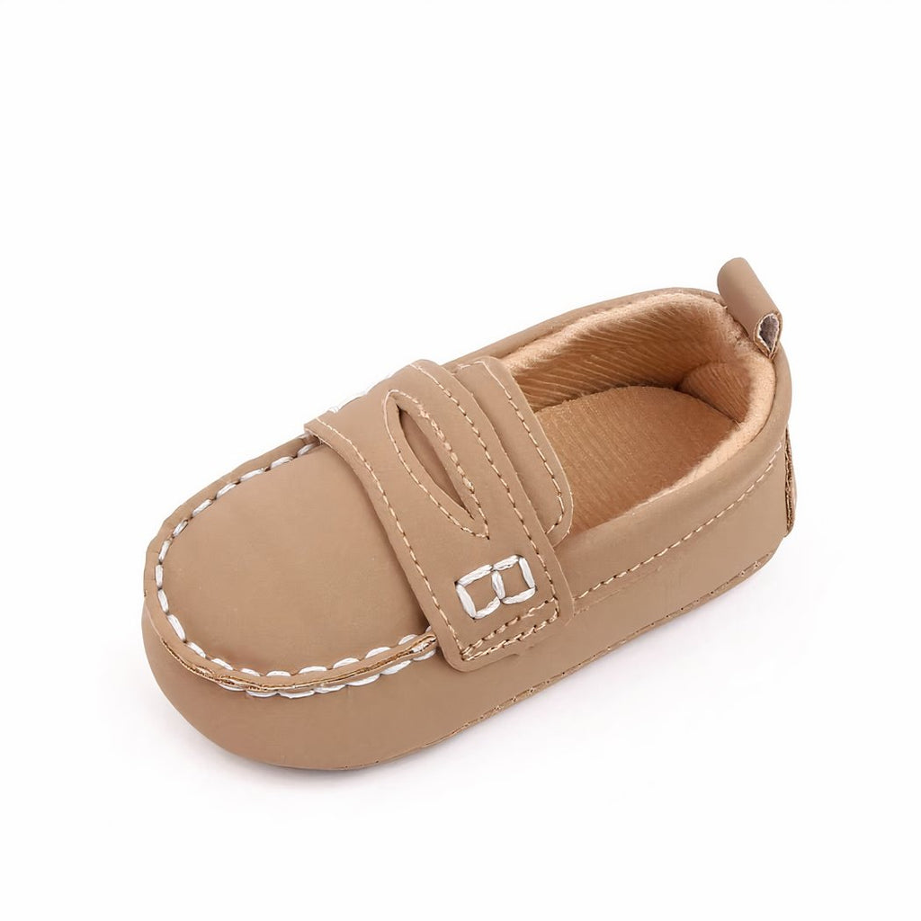 Classic leather-look moccasin for baby girls