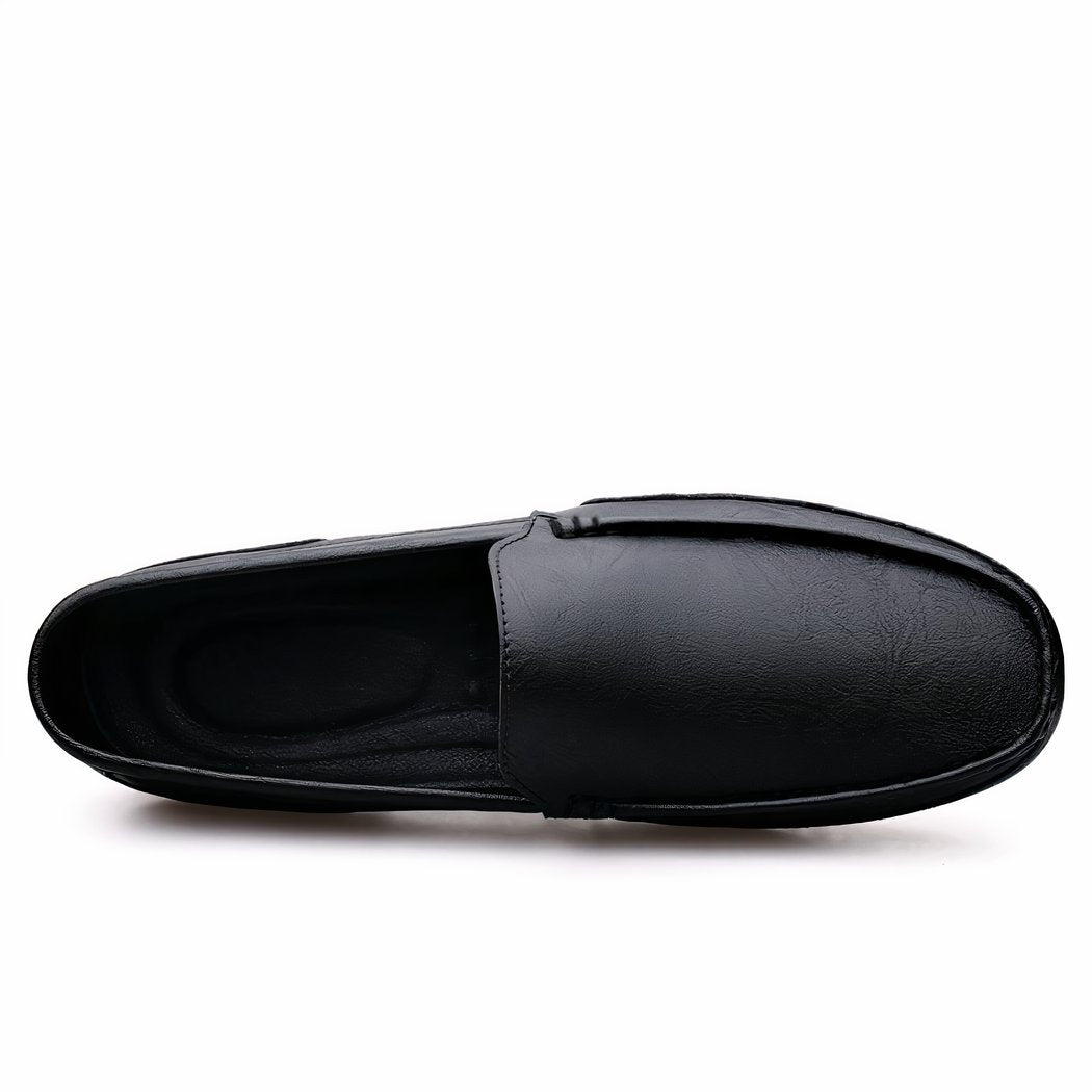 Classic loafers in breathable synthetic leather