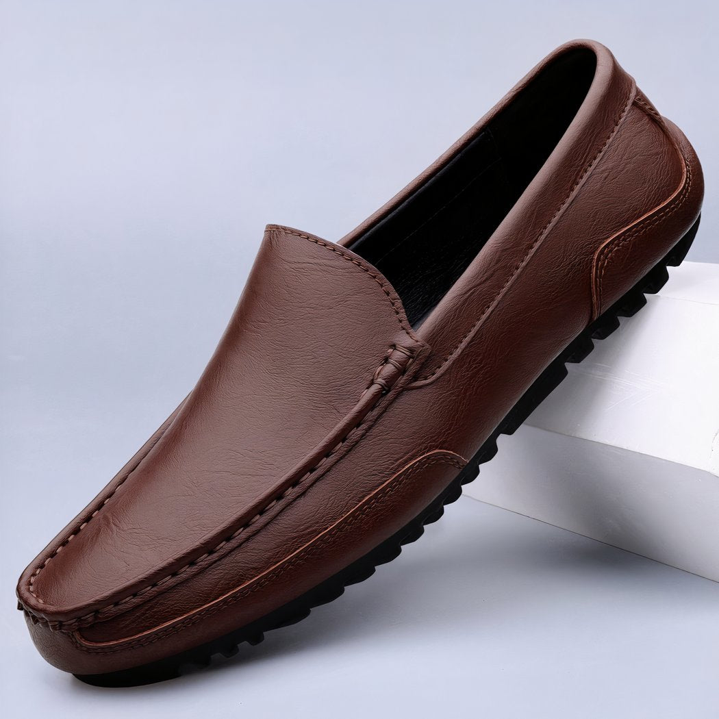 Classic loafers in breathable synthetic leather