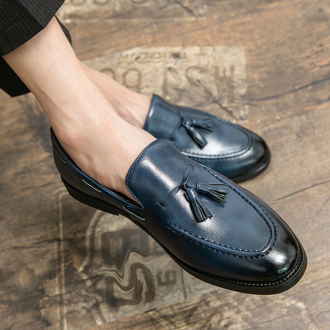 Classic tassel loafers in smooth leather effect