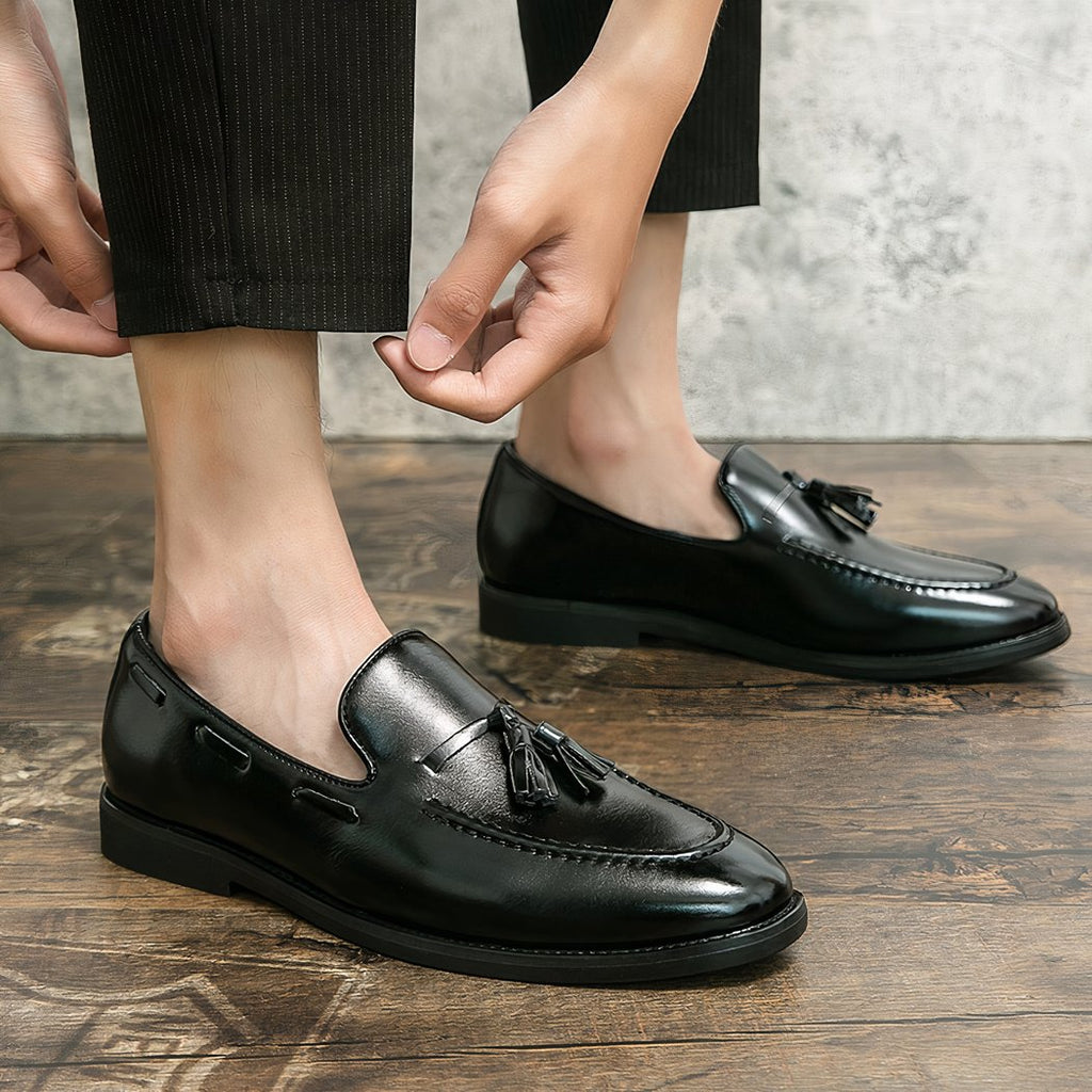 Classic tassel loafers in smooth leather effect